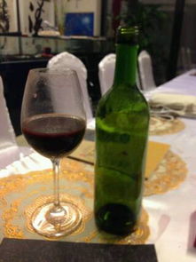 你好,本人做意大利红酒食品的,我习惯了每天晚上要喝一瓶红酒才能睡觉,你们说是否习惯这样生活呢